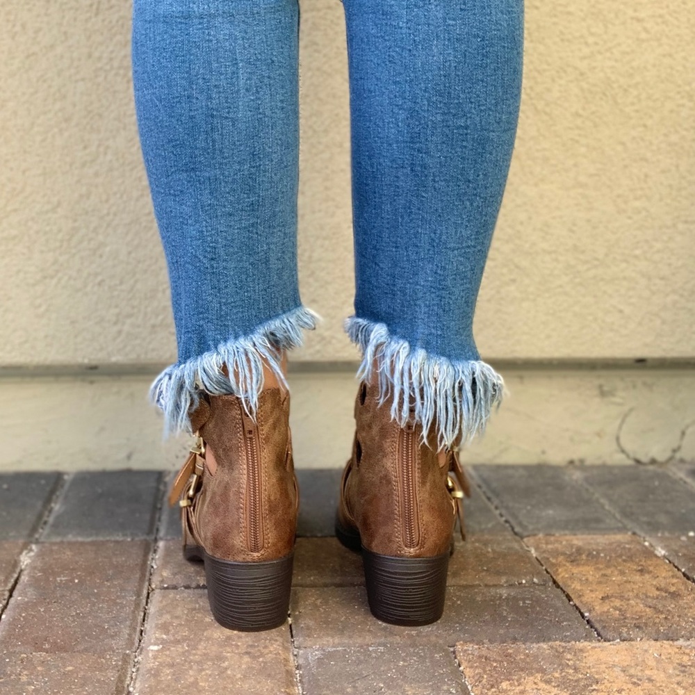 NIB Cognac Vegan Leather Buckle Ankle Booties - Picture 5 of 8